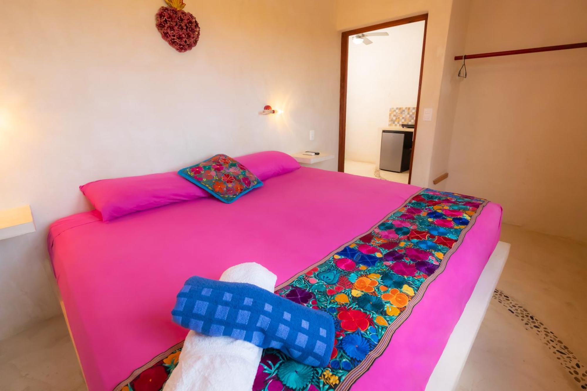 El Corazon Mexican0 ホルボックス島 エクステリア 写真