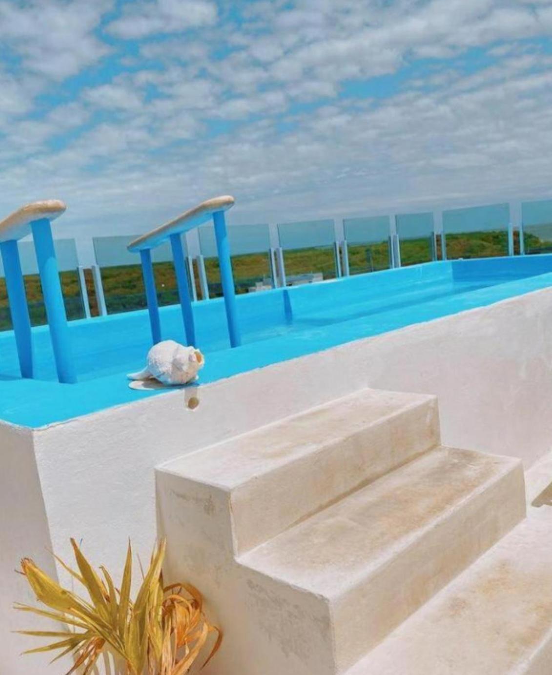 El Corazon Mexican0 ホルボックス島 エクステリア 写真